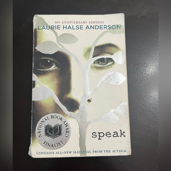 Speak Paperback Book By Laurie Halse Anderson - Picture 1 of 5